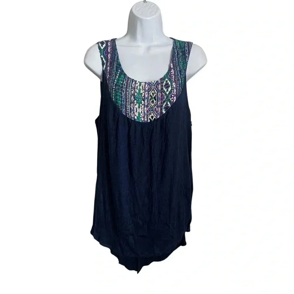 Stoosh Sleeveless Navy Blue Top NWT with colorful Patterned Neckline - Size 1X